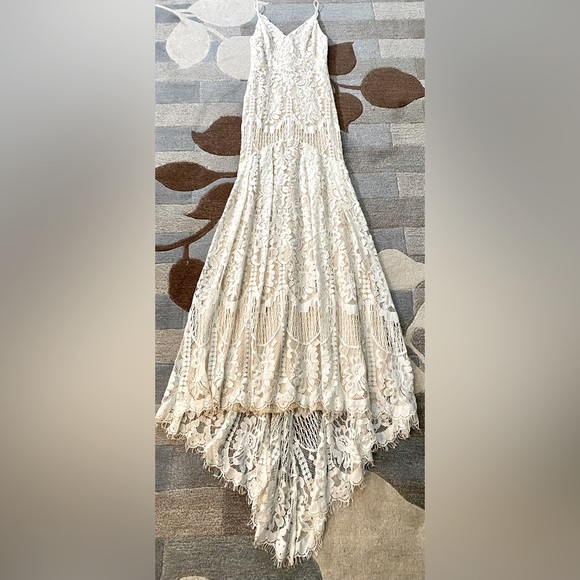 Lulus Flynn Antique White Over Nude Embroidered Lace Wedding Dress w Mini Train - Picture 3 of 15